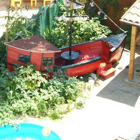 Family Tropicana 2* ラヴダ