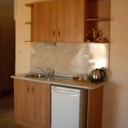 فندق Family Tropicana 2*