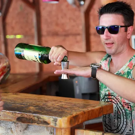 Family Tropicana ホテル