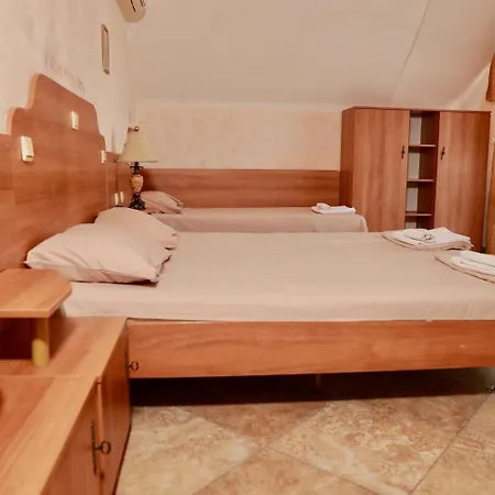 Family Tropicana ホテル ラヴダ