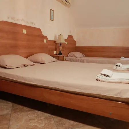 Family Tropicana فندق رافدا