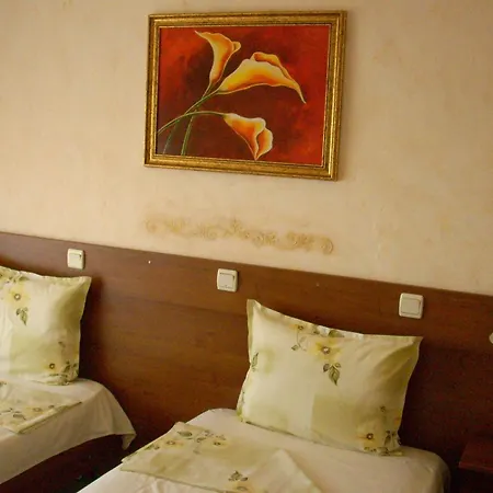 Отель Family Tropicana 2*