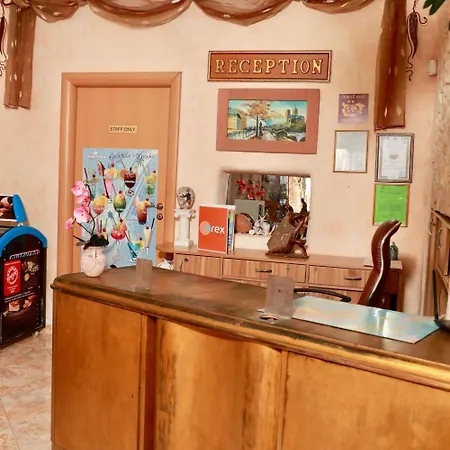 Family Tropicana Hotel 2*