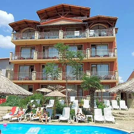 Family Tropicana Hotel