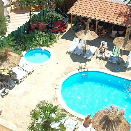 Family Tropicana Hotel 2*