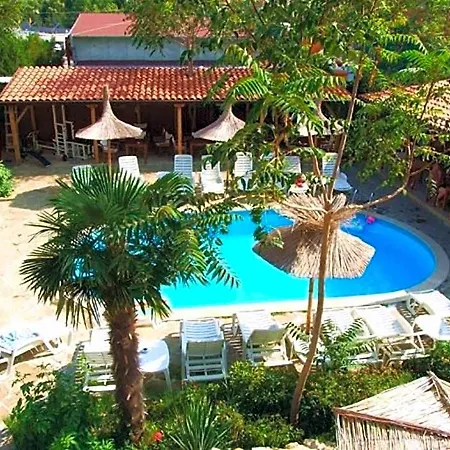 Family Tropicana 2*