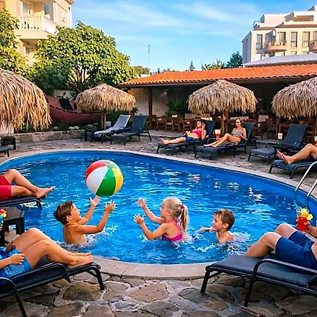 Family Tropicana Hotel 2*