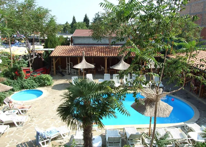 Отель Family Tropicana Равда